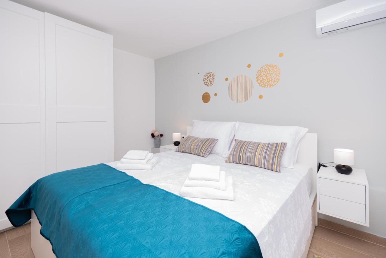 Apartment Emmi Omis Exterior photo
